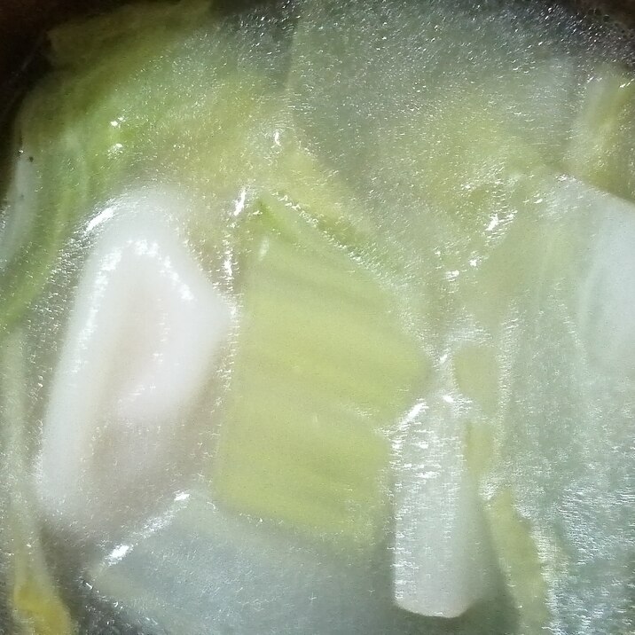 白菜と水餃子の中華スープ